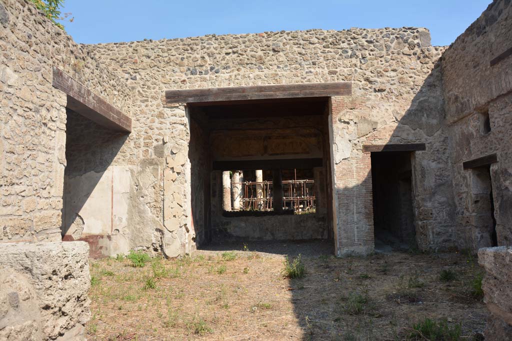 III.2.1 Pompeii. July 2017. 
Room 1, looking north across atrium with room 5, on left, tablinum 9, in centre, and corridor 10 to rear, on right. 
Foto Annette Haug, ERC Grant 681269 DÉCOR.
