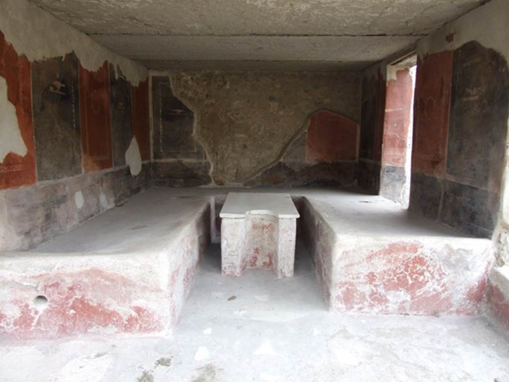 III.4.3 Pompeii. March 2009. . Room 3. Triclinium. Looking west.