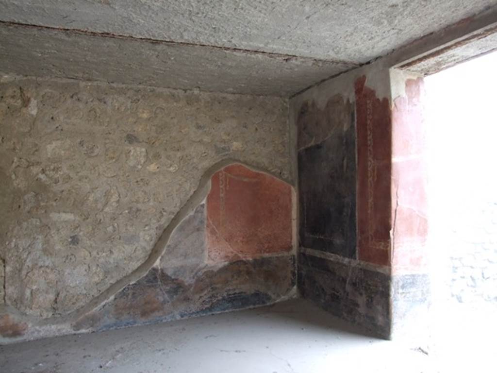 III.4.3 Pompeii. March 2009. Room 3. Triclinium. North west corner.