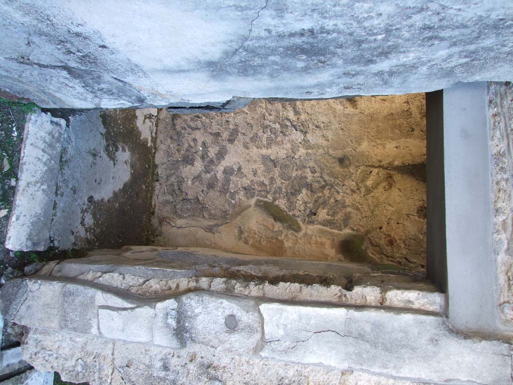 V.1.7 Pompeii. December 2007. Room 6. Doorway on the north wall.