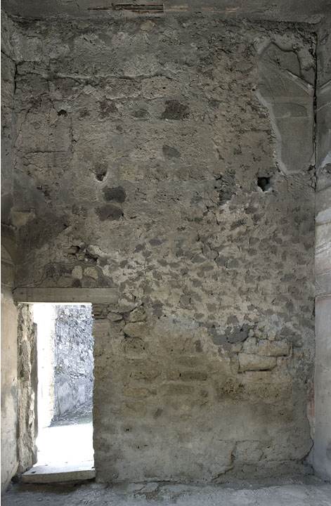 V.1.7 Pompeii.  December 2007. Room 12.  Painted walls.