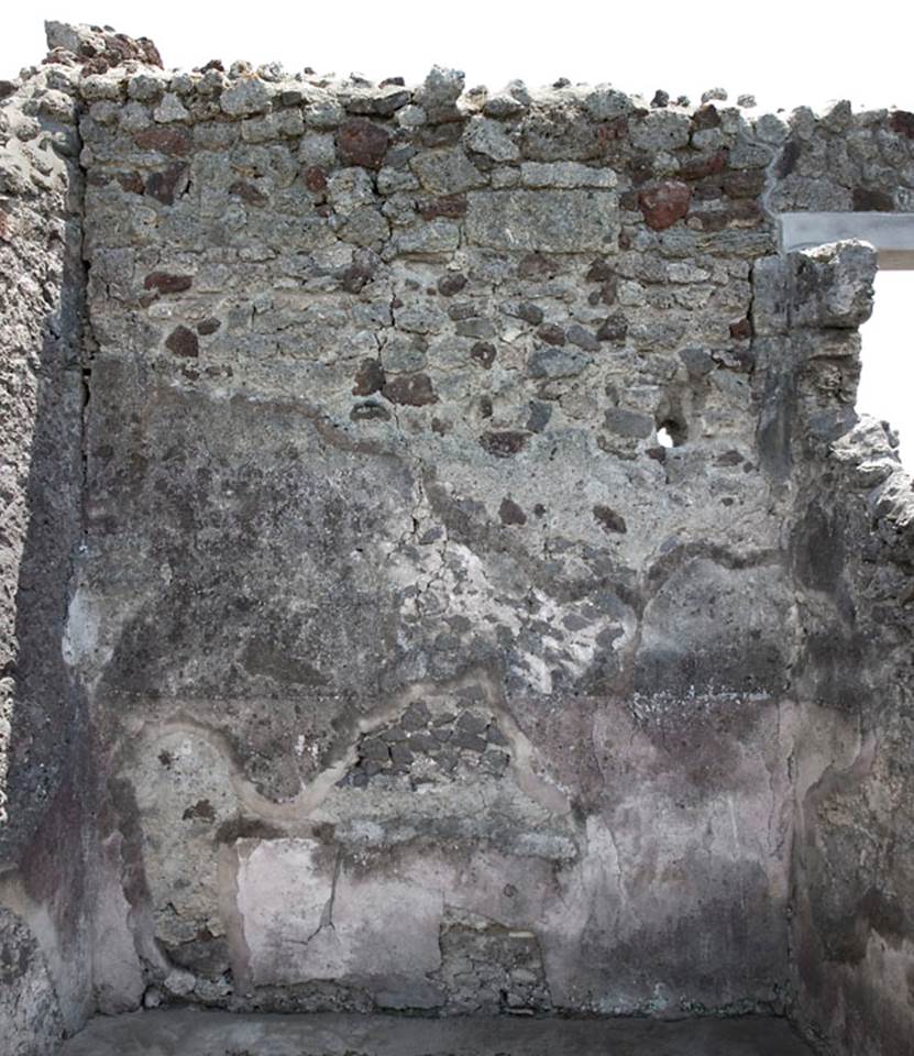 V.1.7 Pompeii. c.2005-7. Room 11, south wall. Photo by Hans Thorwid.
Photo courtesy of Swedish Pompeii Project.