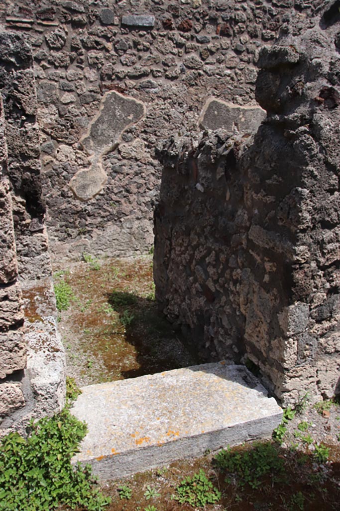 V.1.7 Pompeii. May 2024.
Room 12, looking east through doorway. Photo courtesy of Klaus Heese.