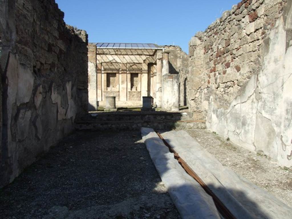 V.1.7 Pompeii. December 2007. Room 8. Tablinum.