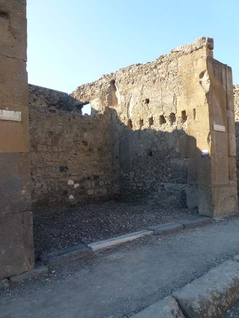 V.1.8 Pompeii. December 2007. West wall and north-west corner.
