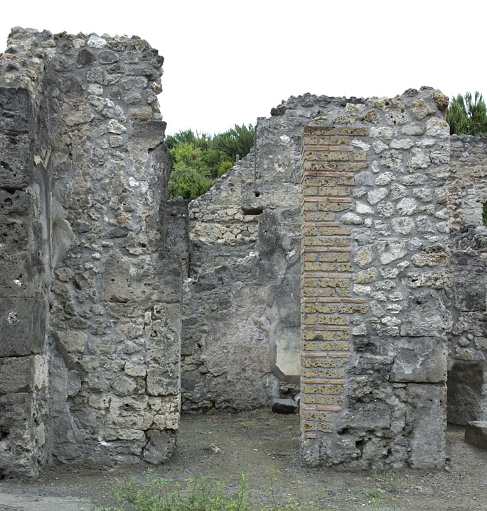 V.1.15 Pompeii. March 2009. Stable or stall.