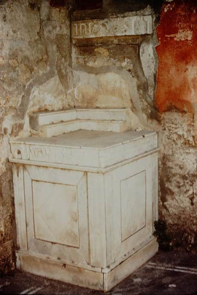 V.I.26 Pompeii. 1957. Household altar in atrium. Photo by Stanley A. Jashemski.
Source: The Wilhelmina and Stanley A. Jashemski archive in the University of Maryland Library, Special Collections (See collection page) and made available under the Creative Commons Attribution-Non Commercial License v.4. See Licence and use details.
J57f0415