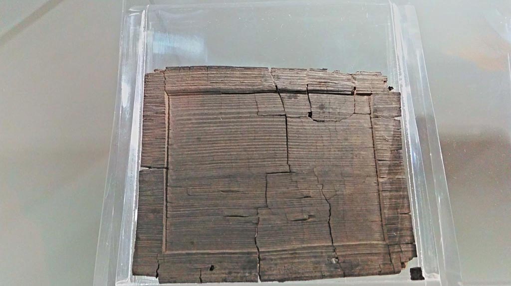 V.1.26 Pompeii. June 2017.
Detail of one of the tablets on display in Naples Archaeological Museum. Photo courtesy of Giuseppe Ciaramella.