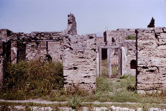 V.2.4 Pompeii. Atrium, looking north. Photographed 1970-79 by Günther Einhorn, picture courtesy of his son Ralf Einhorn.