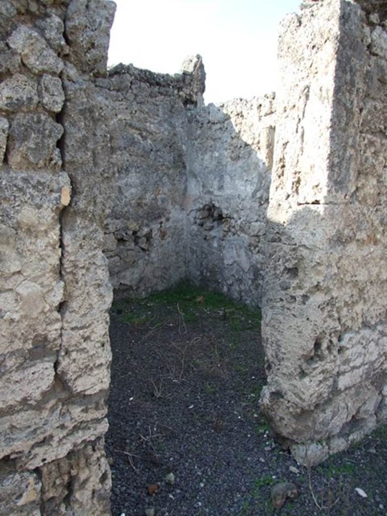 V.2.7 Pompeii. December 2007. 
Doorway to room 4, according to Mau �painted in the last style on a white background�.
