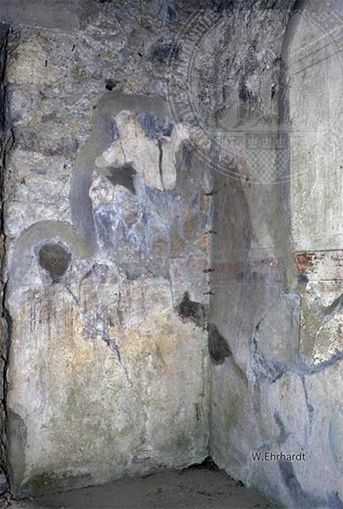V.2.h Pompeii. Room I, west wall, north end.
Photo by W. Ehrhardt. Photo © Deutsches Archäologisches Institut, Abteilung Rom, Arkiv.
See http://arachne.uni-koeln.de/item/bauwerksteil/3379