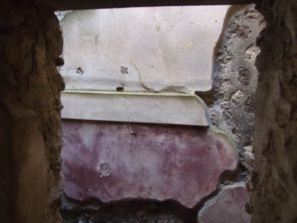 V.2.i Pompeii. March 2009. Room 2b, Doorway into small recess or cupboard under staircase in Room 2c.