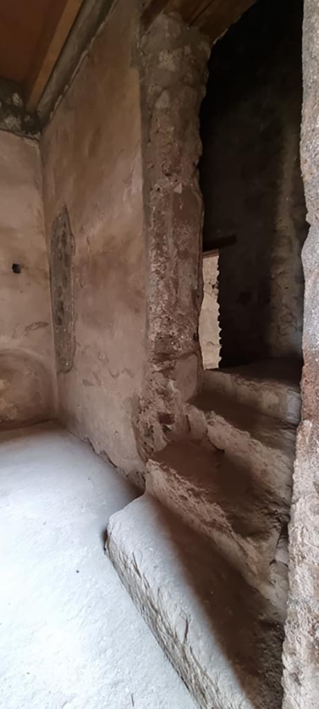 V.2.i Pompeii. December 2023.
Room 2c, looking west along north wall. Photo courtesy of Miriam Colomer.