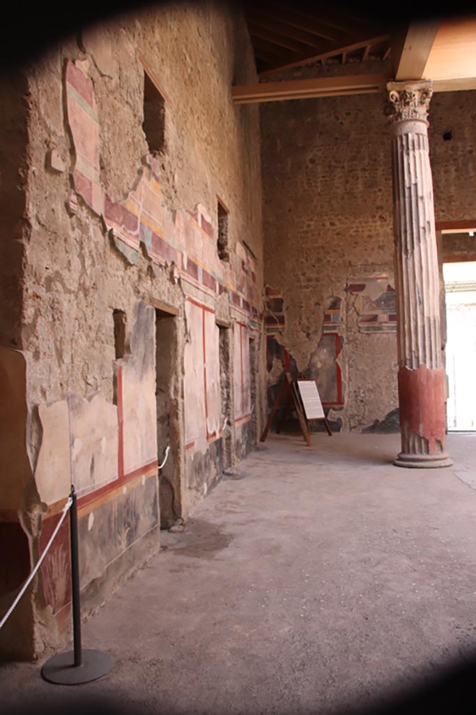 V.2.i Pompeii. October 2023.
Room 1, west side of atrium, looking north from west ala 8. Photo courtesy of Klaus Heese.