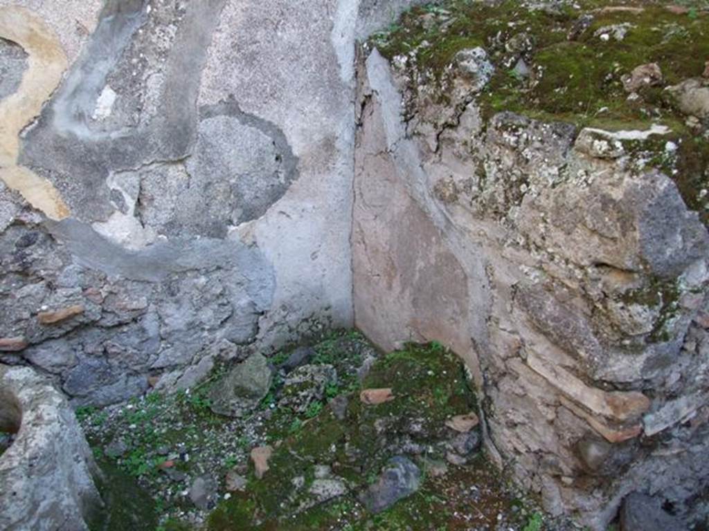 V.2.i Pompeii. December 2007. Room 11. Kitchen. South east corner.