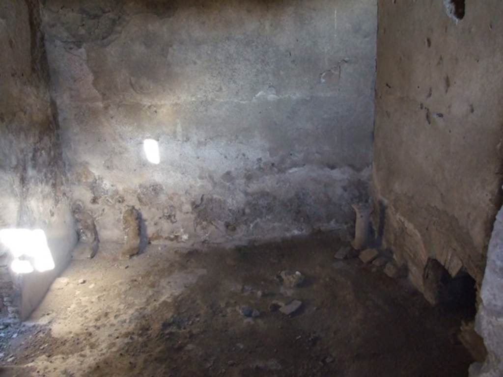 V.2.i Pompeii. December 2007. Room 16. Caldarium.