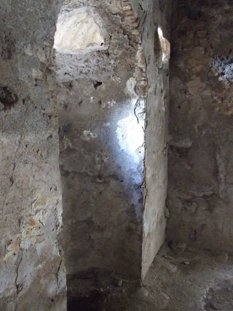 V.2.i Pompeii. December 2007. Room 16. Caldarium.
