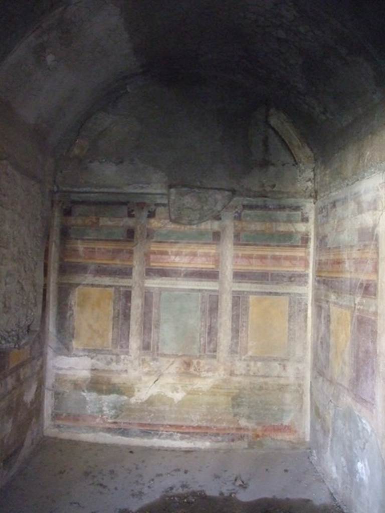 V.2.i Pompeii. December 2007. Room 18. Bedroom or small dining room?