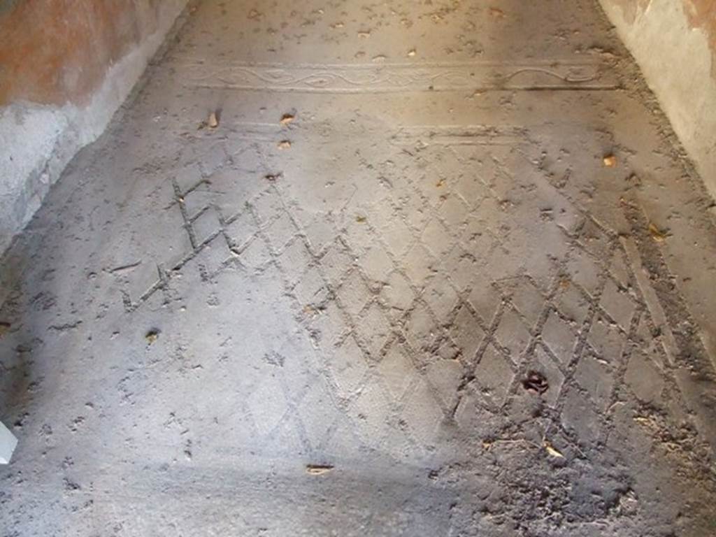 V.2.i Pompeii. December 2007. Room 20, mosaic floor at north end of bedroom or small dining room?
.
