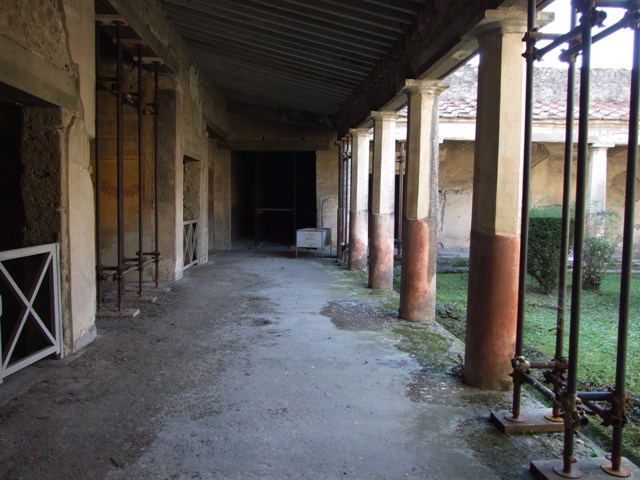 V.2.i Pompeii. December 2007.  Room 21, corinthian oecus. Under restoration in December 2007.