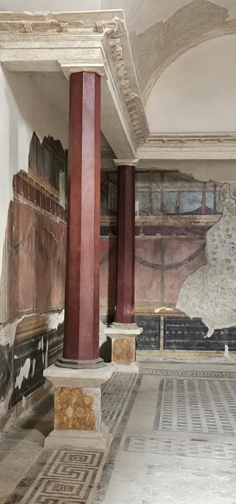V.2.i Pompeii. December 2023.
Oecus 21, looking east along north side. Photo courtesy of Miriam Colomer.