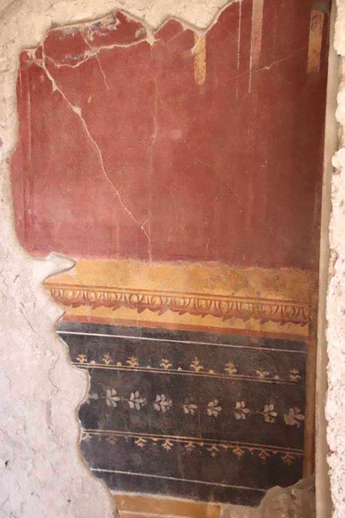 V.2.i Pompeii. October 2023.
Oecus 21, detail from lower south wall at west end. Photo courtesy of Klaus Heese.