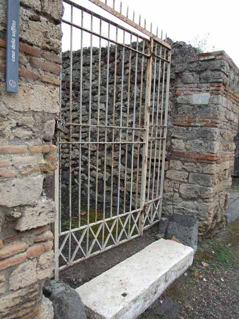 V.3.4 Pompeii. March 2009. Two steps in entrance corridor leading to west portico at the rear.