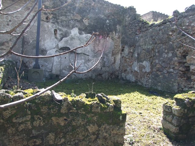 V.4.13 Pompeii. March 2009. Garden. North west corner.