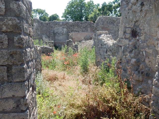 V.4.13 Pompeii. March 2009. Site of staircase and doorway to triclinium “K”.
