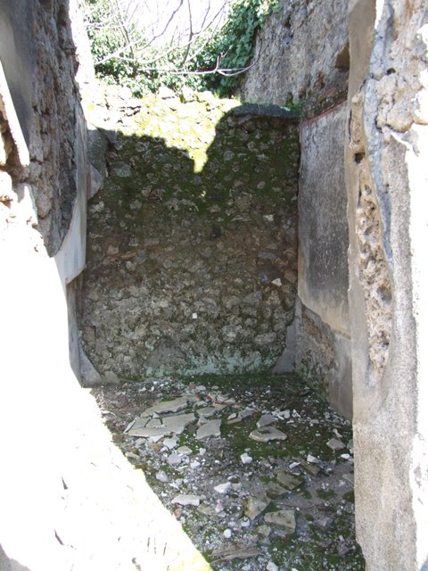 V.4.c Pompeii.  March 2009.  South west corner of atrium, site of stairs to upper floor.