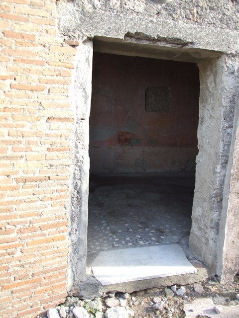 VI.1.10 Pompeii. December 2007. Doorway to room 10.