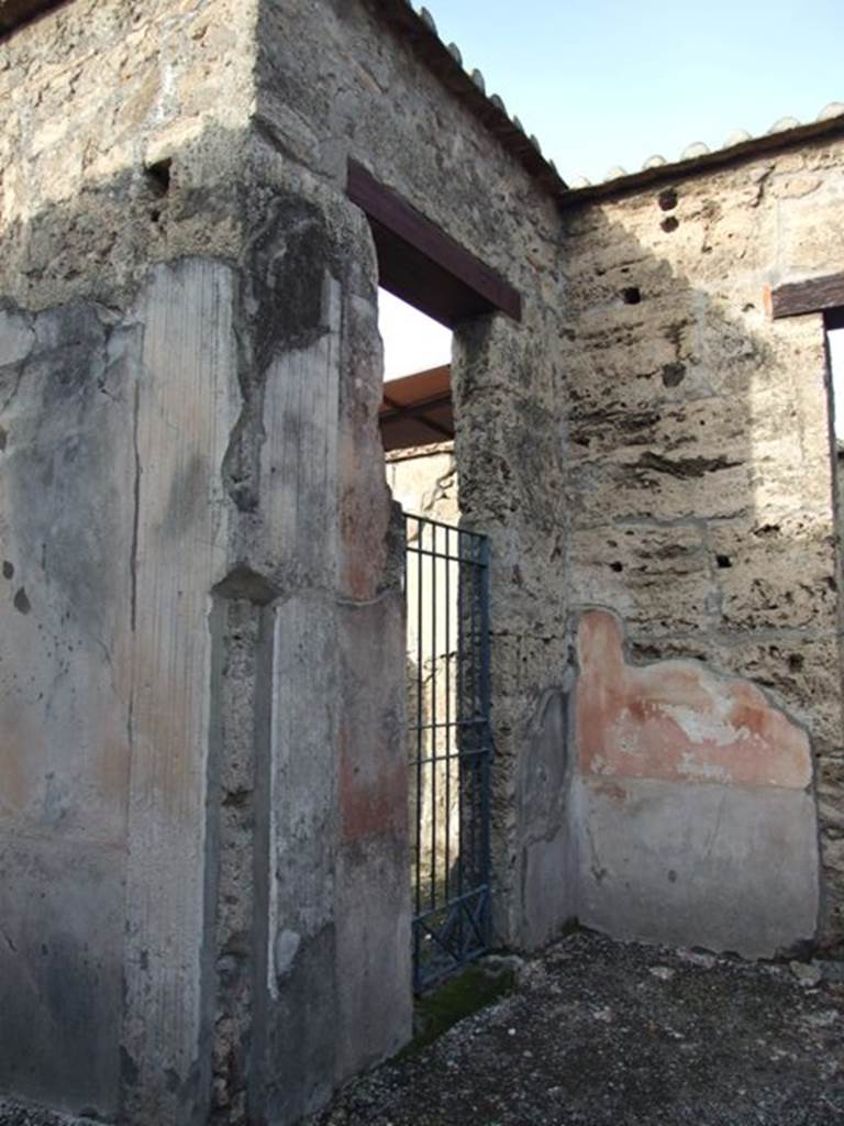 VI.1.10 Pompeii. December 2007. Doorway from atrium to VI.1.9.