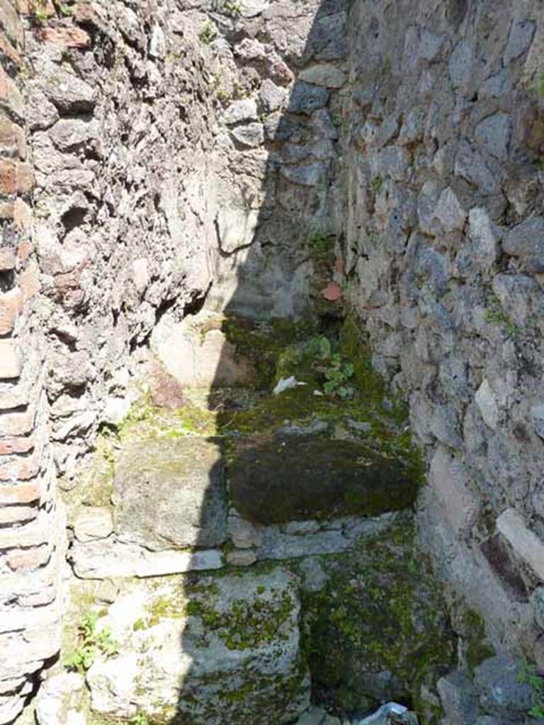 VI.1.18 Pompeii. May 2010. Fusorium or cistern.
