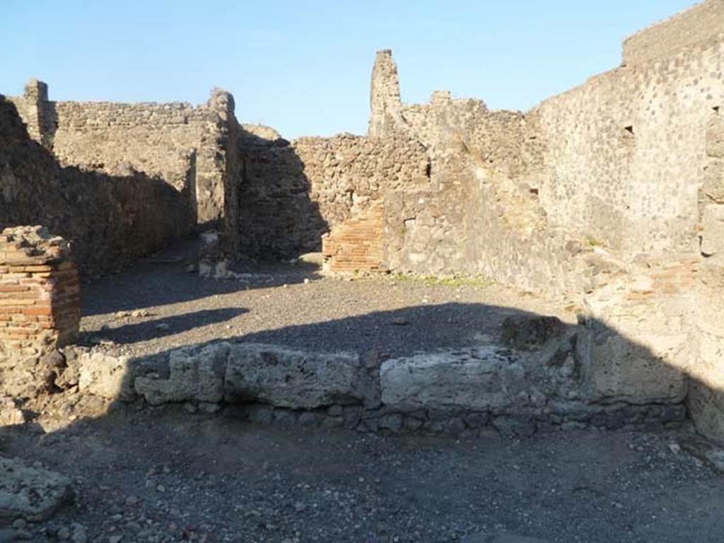 VI.2.7 Pompeii. May 2005. South-east corner of rear room, looking towards VI.2.4 garden area.