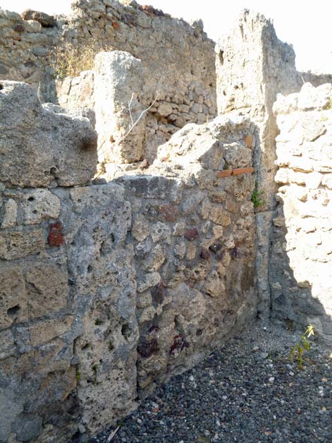VI.2.10 Pompeii.  Small house.  December 2007.  West side of the kitchen.