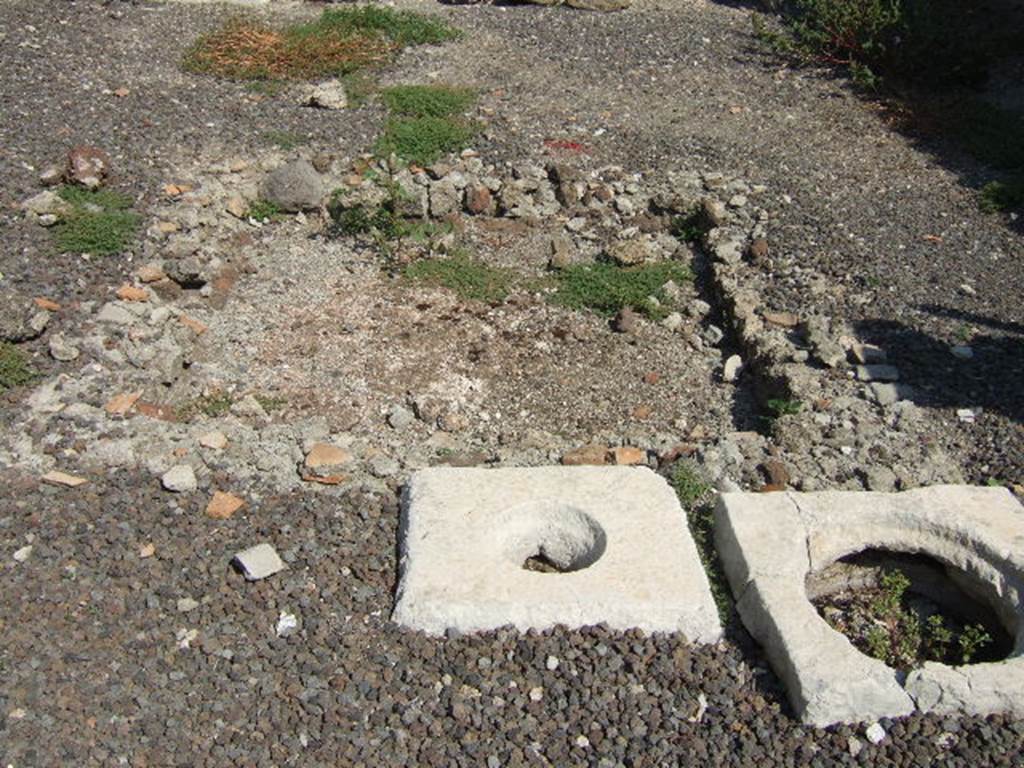 VI.2.13 Pompeii. September 2005. North wall of tablinum.