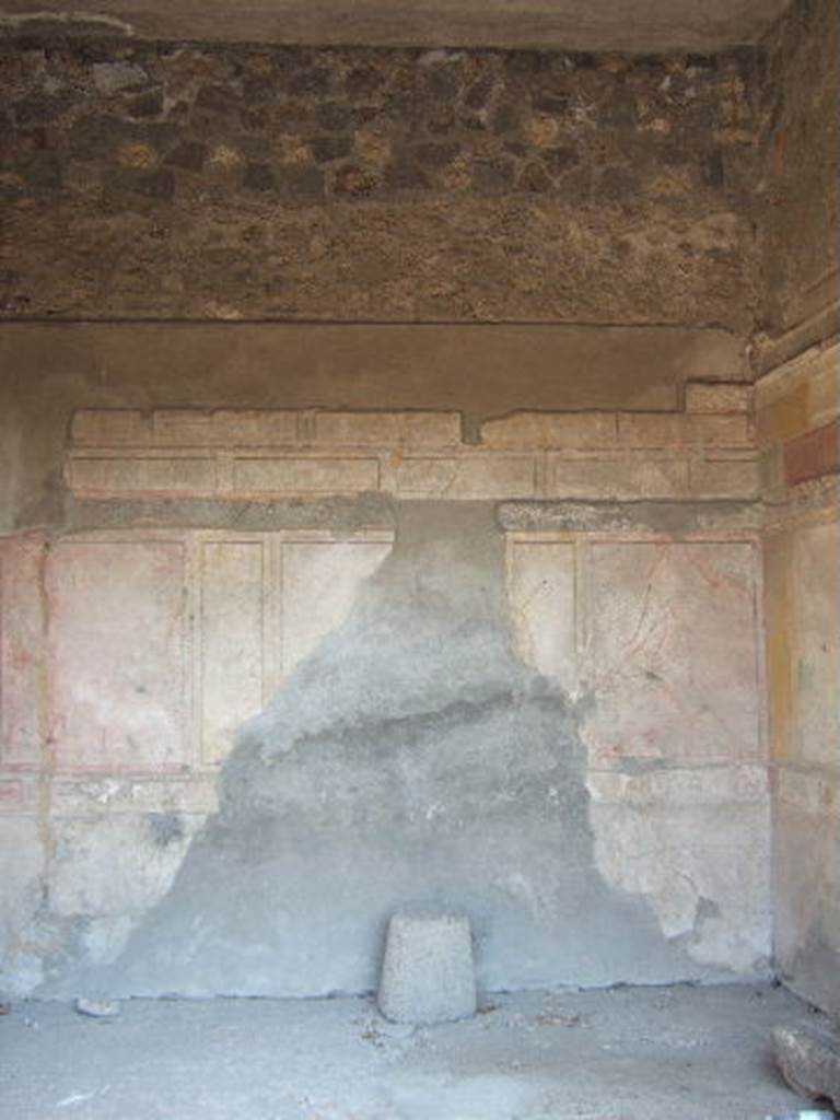 VI.2.13 Pompeii. September 2005. Exterior wall outside VI.2.13 in Vicolo di Narciso