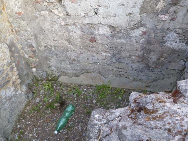 VI.2.15 Pompeii. September 2005. Vicolo di Narciso looking south.     VI.1
