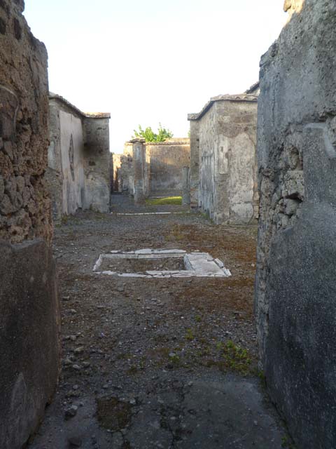 VI.2.16 Pompeii.   Looking east from entrance fauces across atrium and impluvium.  Photographed 1970-79 by Günther Einhorn, picture courtesy of his son Ralf Einhorn.