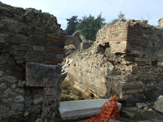 VI.2.19 Pompeii. December 2007. Looking west across excavations to a lower level, under the atrium floor.