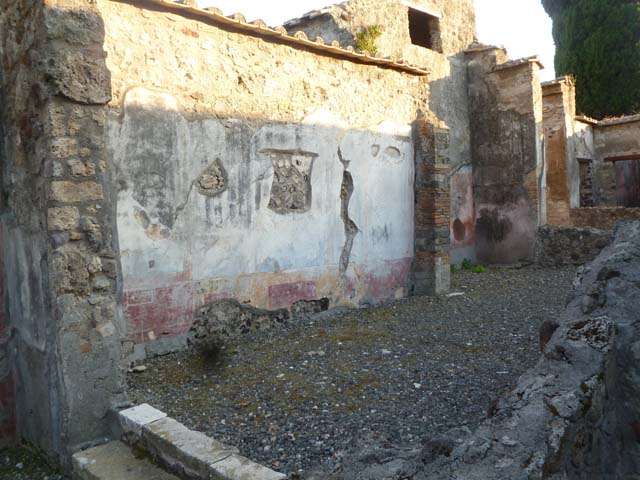VI.2.22 Pompeii. September 2005. Recess in north wall of cubiculum.