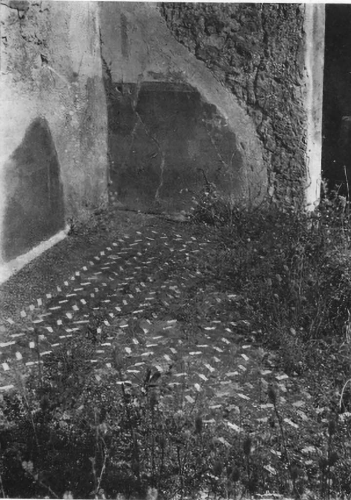 VI.2.22 Pompeii, c.1930.
Looking across flooring of oblong pieces of coloured limestone in north-east corner of peristyle.
See Blake, M., (1930). The pavements of the Roman Buildings of the Republic and Early Empire. Rome, MAAR, 8, (p.30 & Pl.4, tav.3).