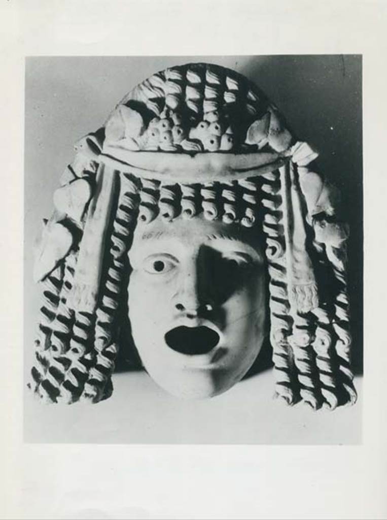 VI.2.22 Pompeii. Found 4th May 1811. 1979 photo.
Marble mask with Dionysian theme, possibly an oscillum or set in a wall in the garden.
Now in Naples Archaeological Museum. Inventory number 6611.
Photo courtesy of Rick Bauer.
See Pagano, M. and Prisciandaro, R., 2006. Studio sulle provenienze degli oggetti rinvenuti negli scavi borbonici del regno di Napoli. Naples: Nicola Longobardi, p. 102.
See Ward Perkins, J. and Claridge A., 1976. Pompeii AD 79. London: Westerham. The Garden, no. 78.