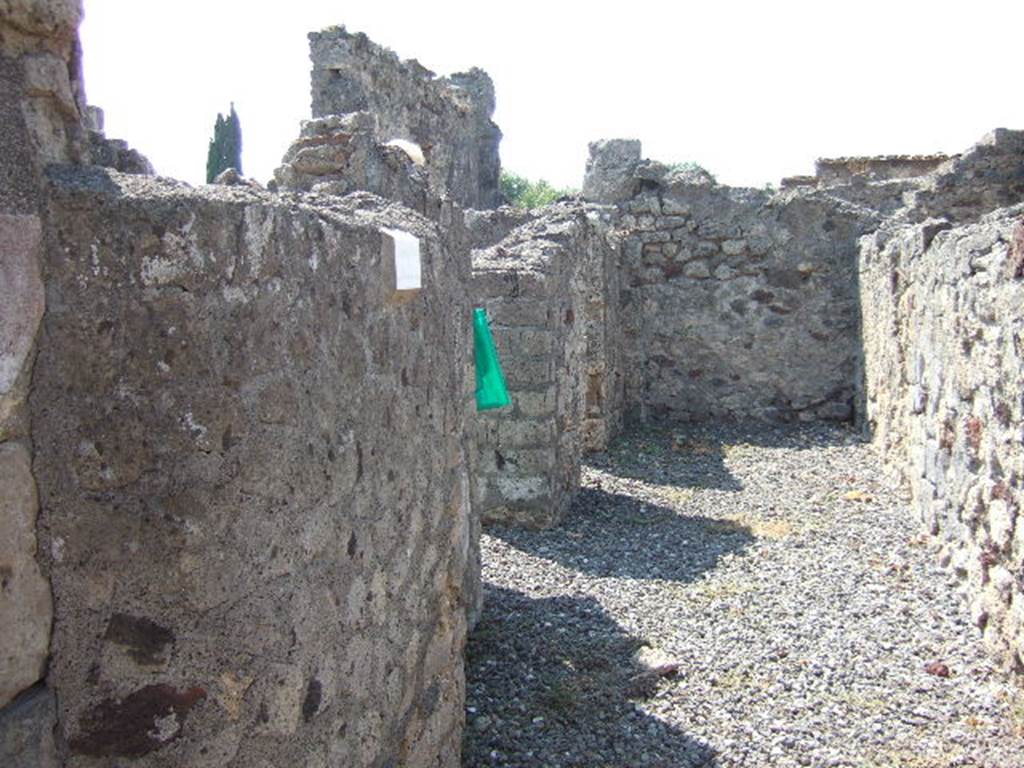 VI.2.27 Pompeii. September 2005. Niche latrine in kitchen, looking north.