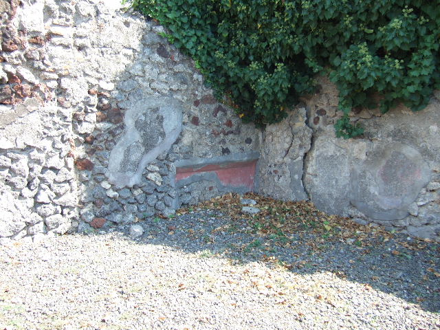 VI.2.27 Pompeii, in top left corner, next to VI.2.26. Viewed from the model in the Naples Archaeological Museum.