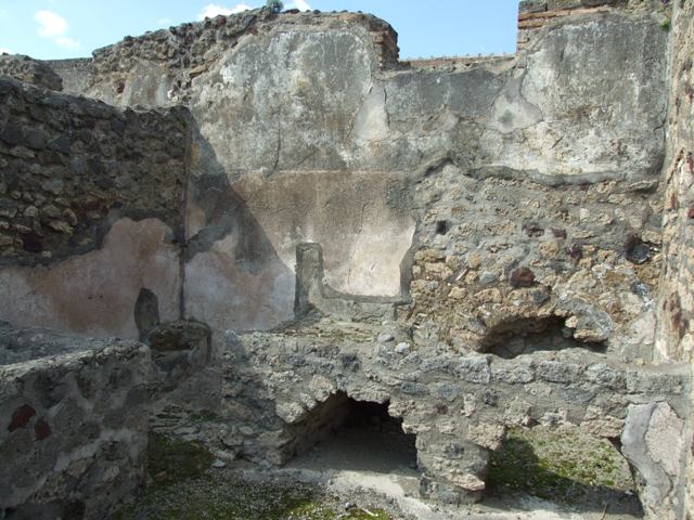 VI.3.3 Pompeii. March 2009. Room 8, Latrine.