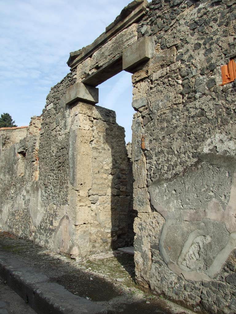 VI.5.4 Pompeii. December 2007. Looking east along entrance corridor to atrium.