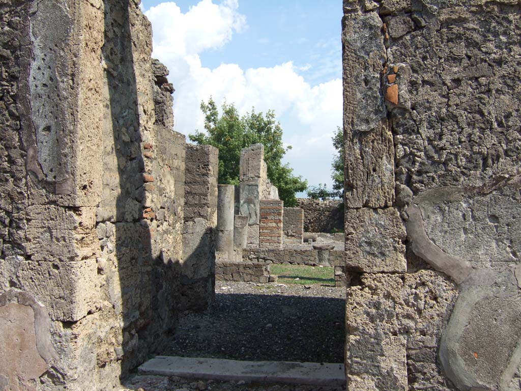 VI.5.4 Pompeii. December 2007. Doorway to room 1.
