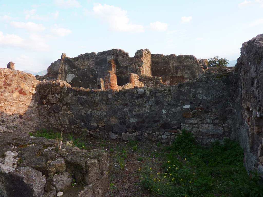 VI.5.9 Pompeii. November 2021. 
South wall of triclinium, which according to Zahn�s plan (in Part 1 of VI.5.9) would have had a doorway linking into VI.5.10. 
Photo courtesy of H�l�ne Dessales.
