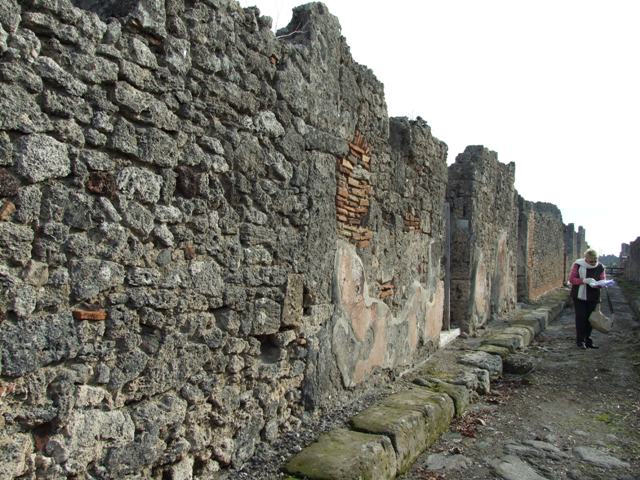 VI.5.9 Pompeii. September 2005. Entrance doorway.